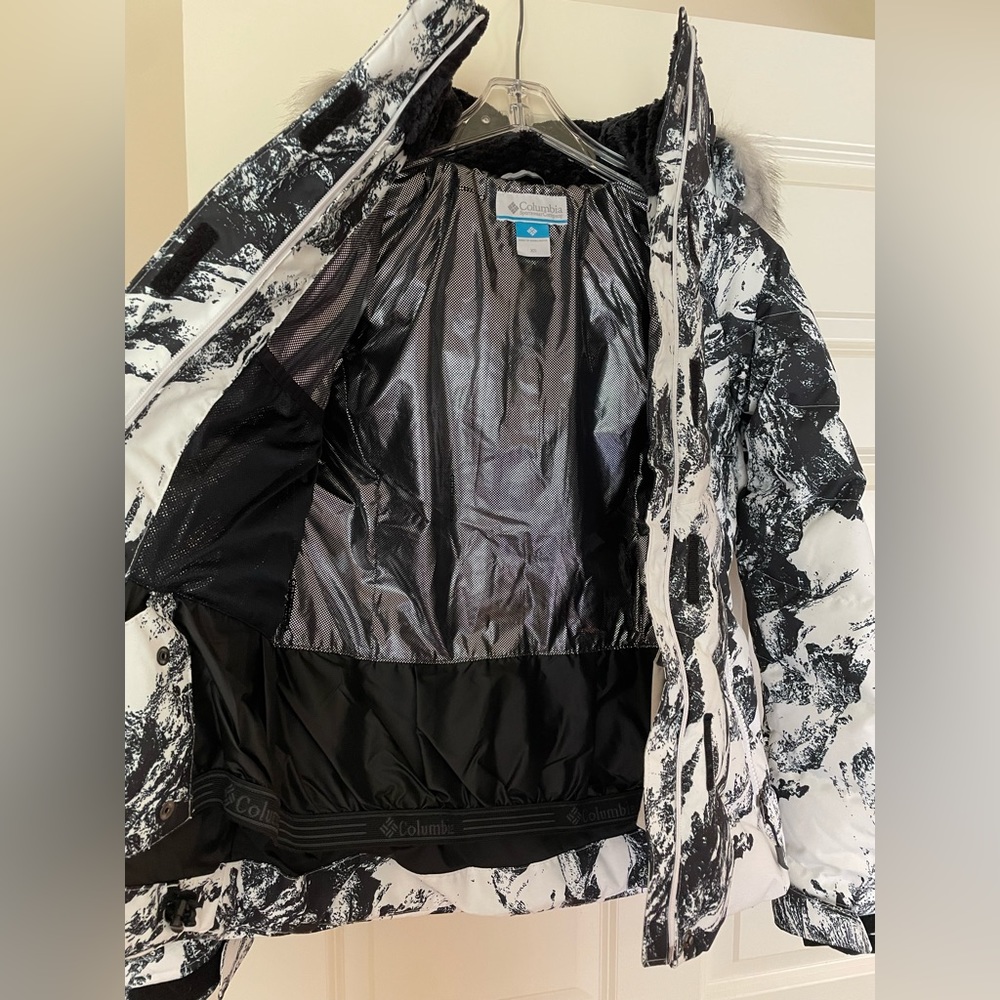 Columbia Women’s Lay D Down™ II Jacket - Picture 3 of 9